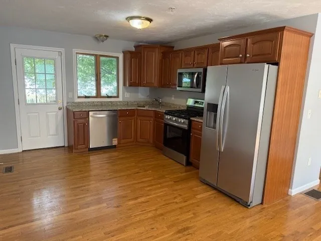 955 Pleasant St, Weymouth