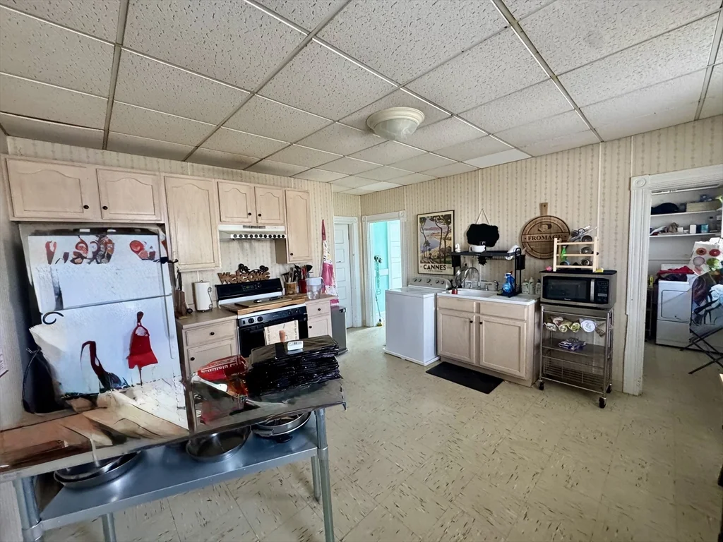 141 Whitwell St, Quincy