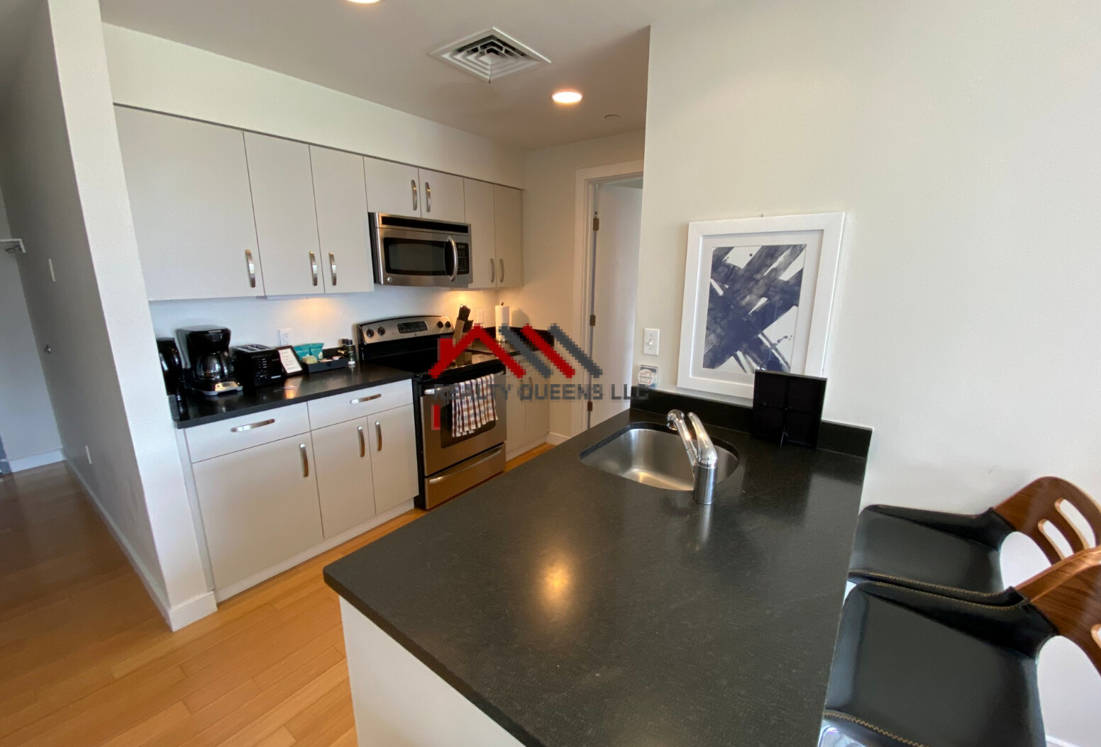 601 Albany St, South End