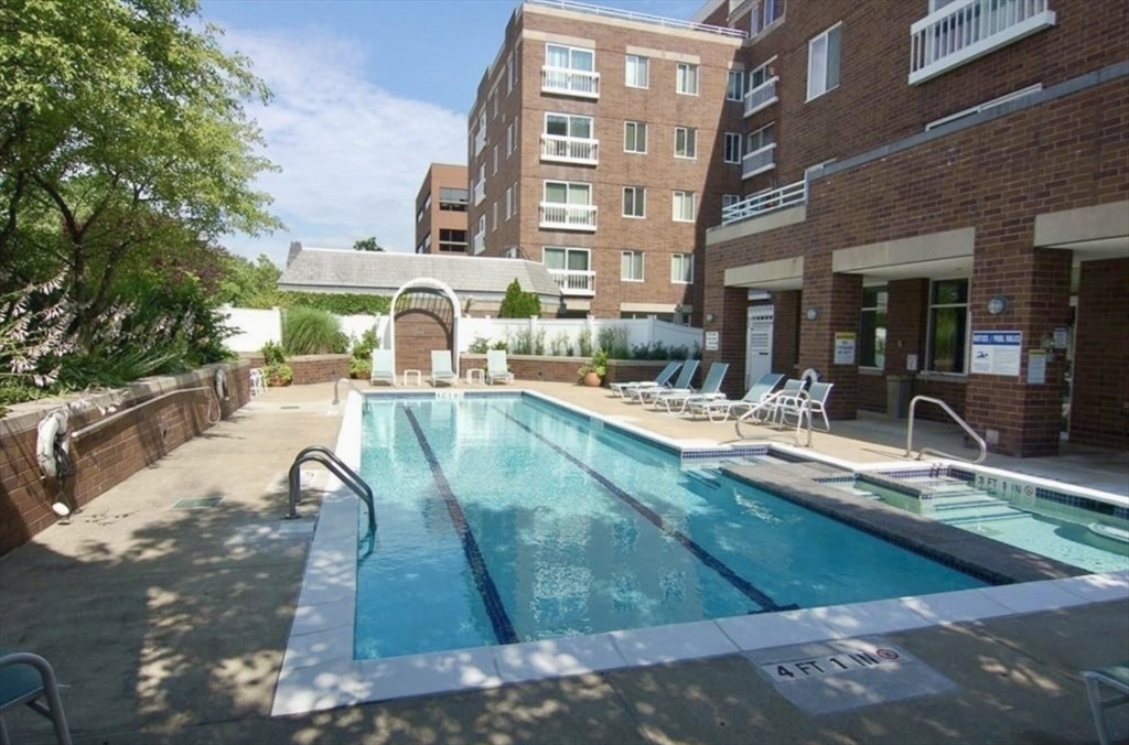 950 Massachusetts Ave, Central Square