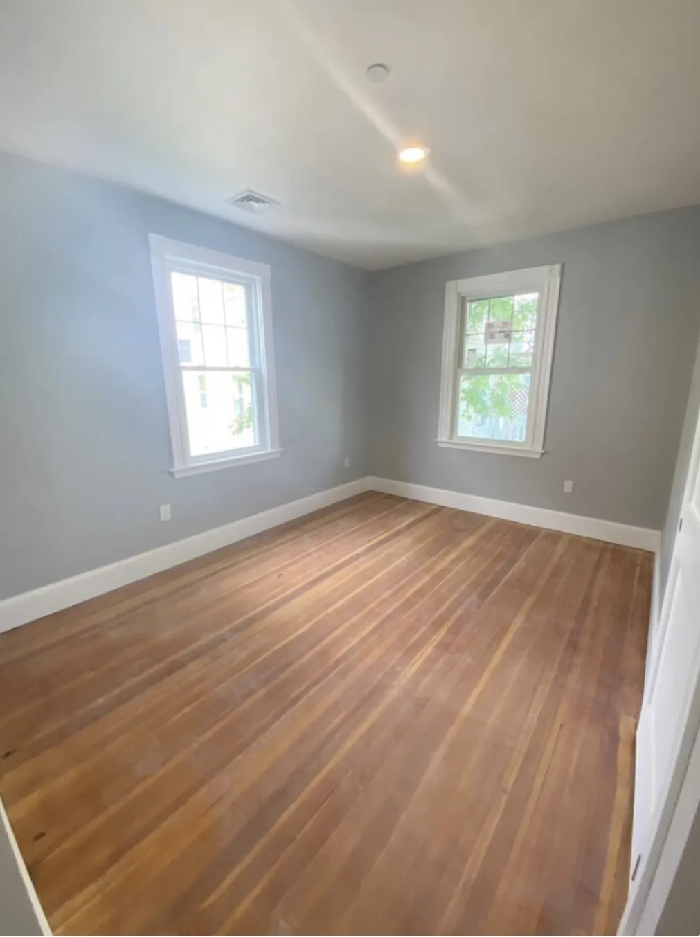 32 Putnam Ave, Riverside