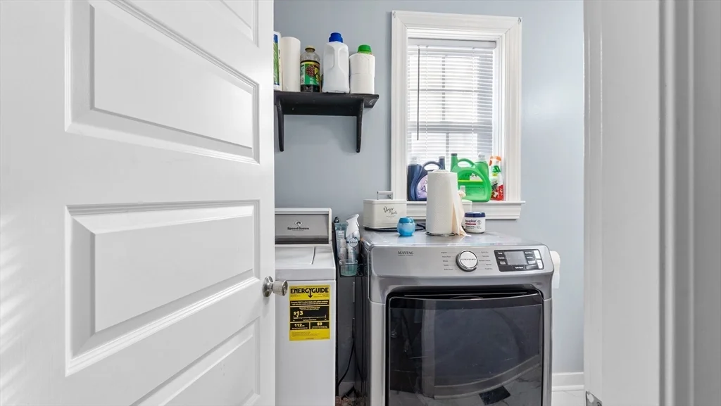 6 Crescent St, Whitinsville