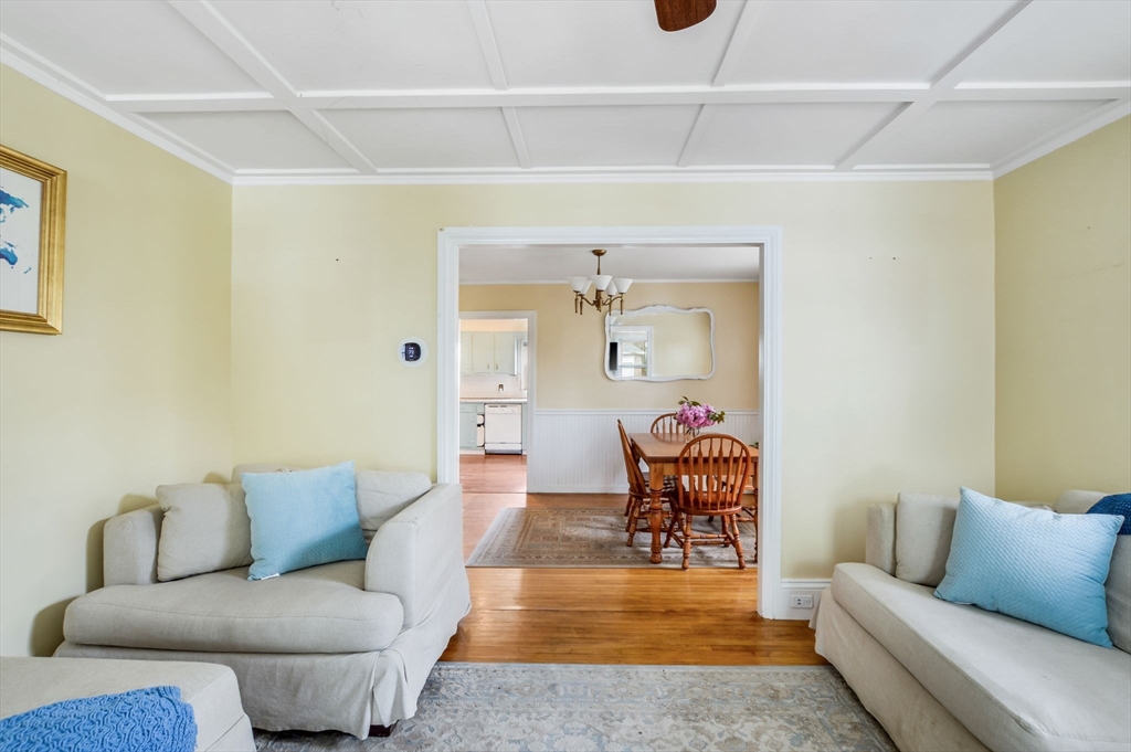 18 Washington Ave, New Bedford