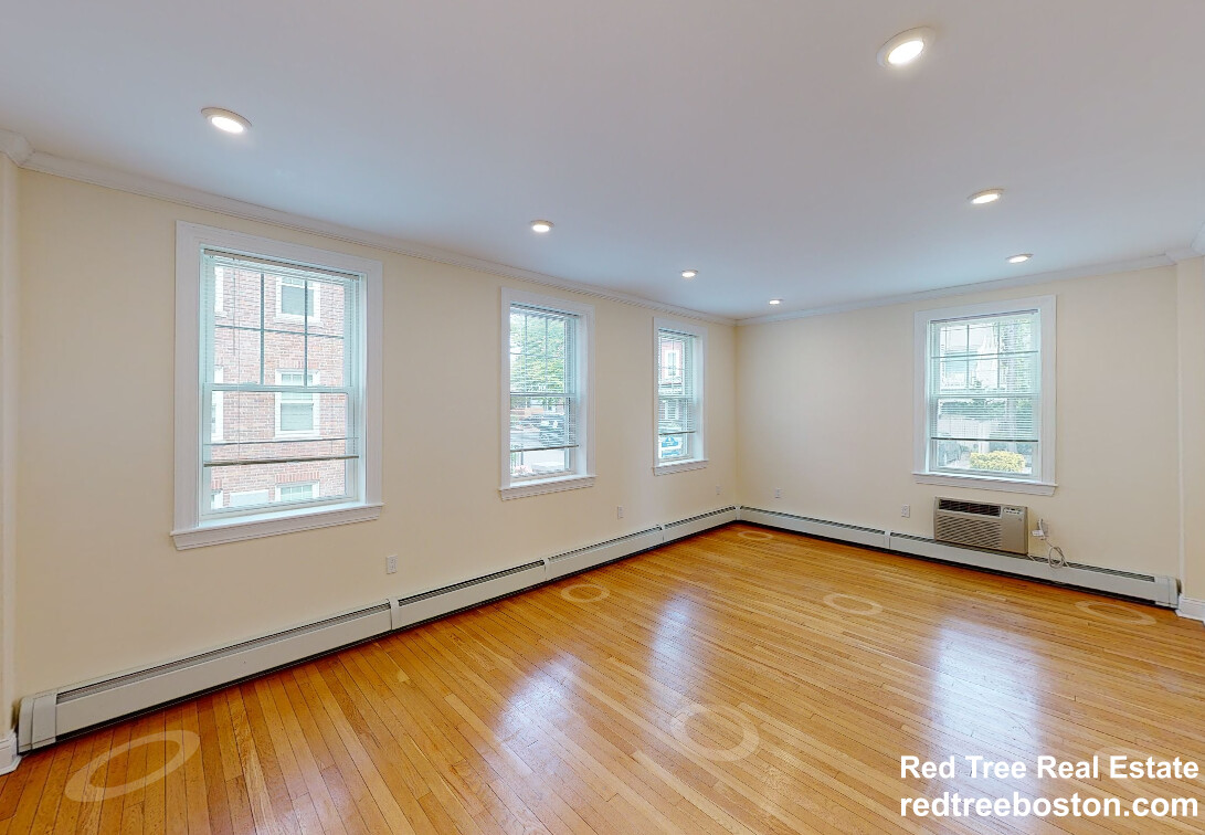 34 Harris St, Coolidge Corner