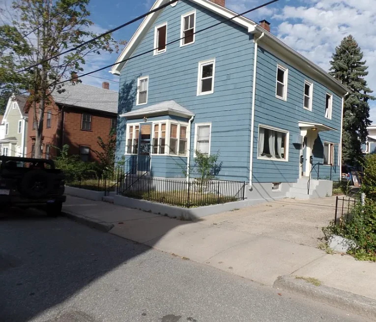 17 Montgomery St, North Cambridge