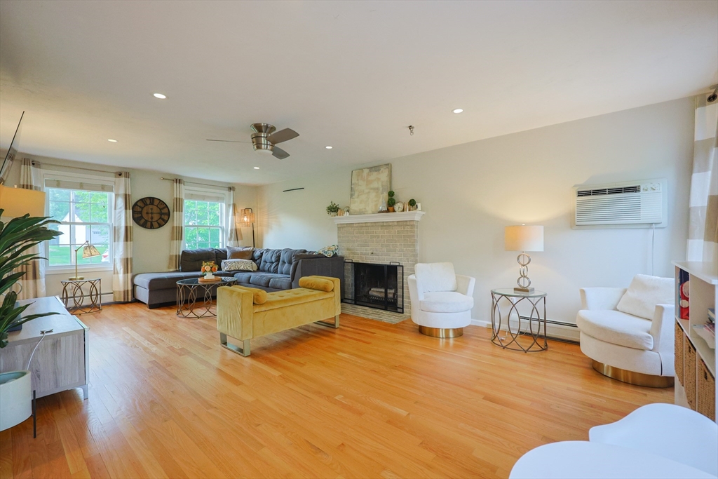 52 Galway Dr, North Attleboro