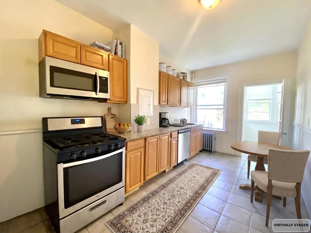 144 Coolidge St, North Brookline