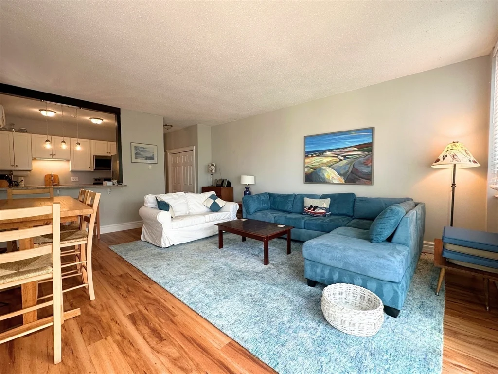 5 Pirate's Ln, East Gloucester