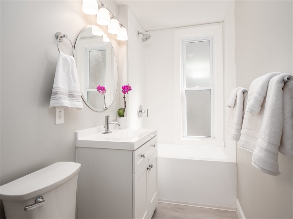 95 Green Hill Pkwa, Worcester