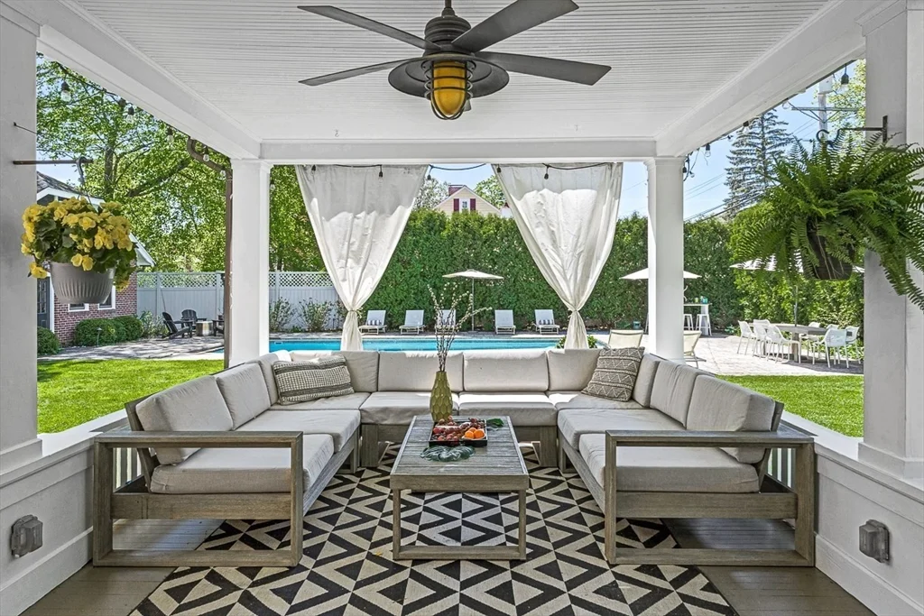 54 Wedgemere Ave, Wedgemere