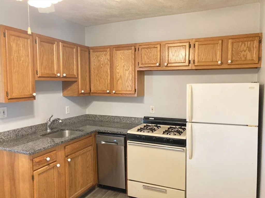 318 Granite St, Quincy