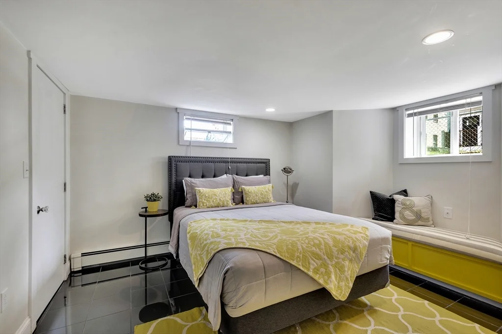 79 Flint St, East Somerville