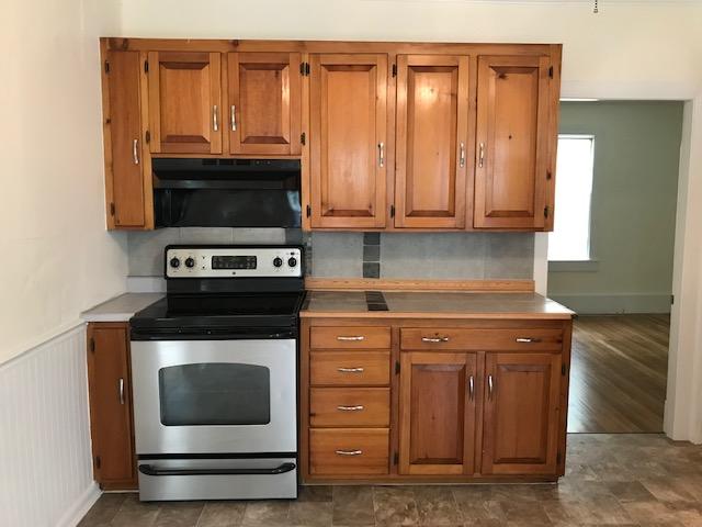 3 bed, 1 bath apartment for rent at 15 Dunlap St Unit 1, Salem — photo 1 of 16