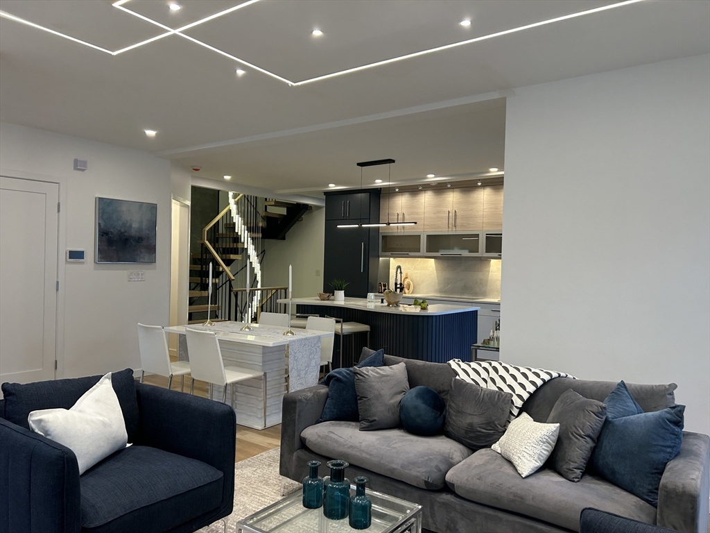 34 Lincoln St, Needham