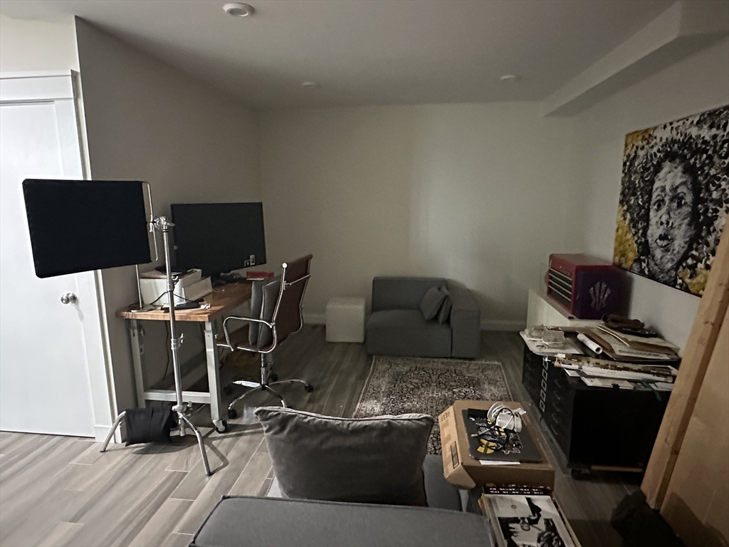 47 Wallace St, Tufts