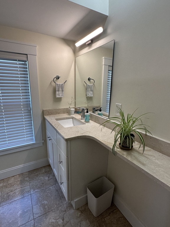 47 Wallace St, Tufts