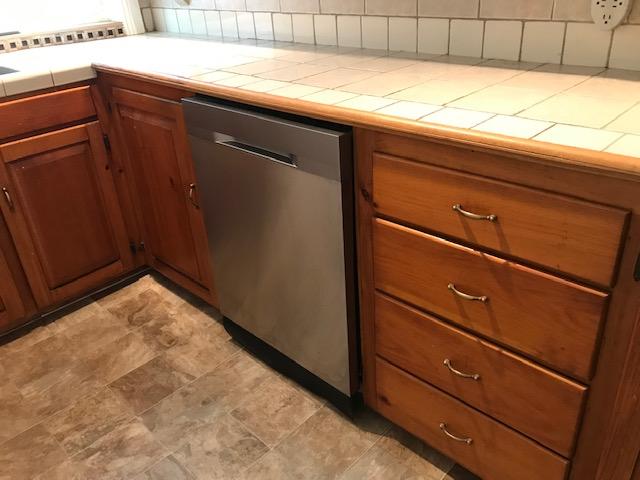 3 bed, 1 bath apartment for rent at 15 Dunlap St Unit 1, Salem — photo 4 of 16