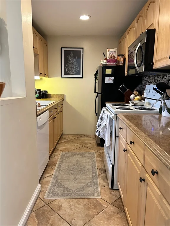 390 Riverway, Coolidge Corner