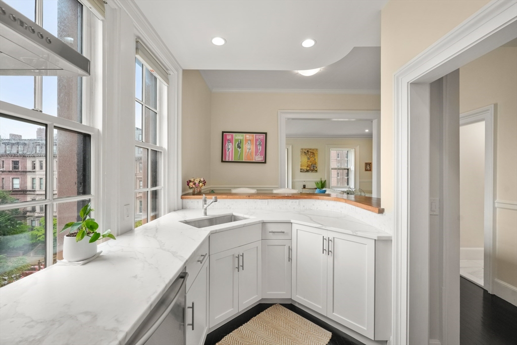 285 Clarendon St, Back Bay