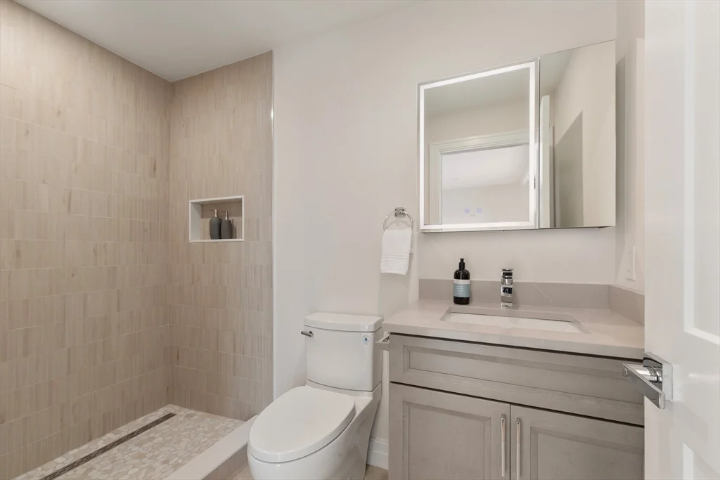 72 Hyde Park Ave, Jamaica Plain