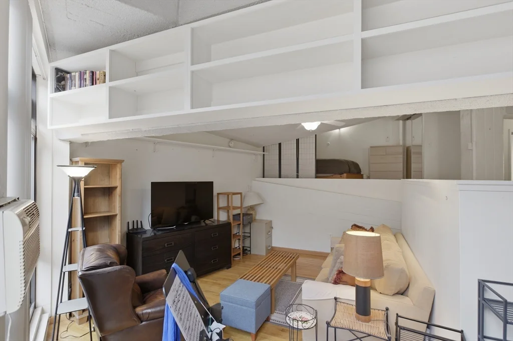 12 Stoneholm St, Back Bay