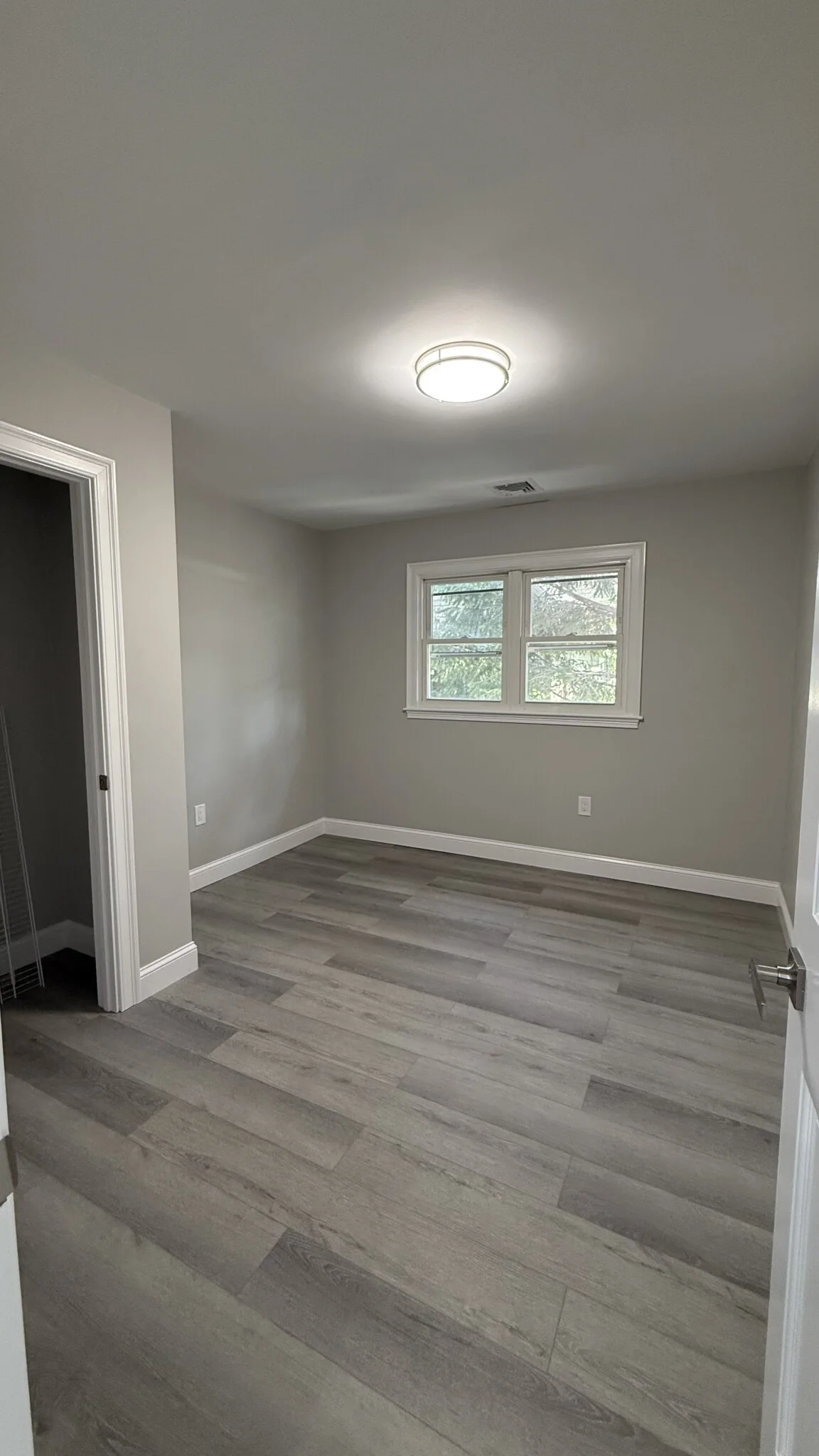 5 Harris Rd, Medford