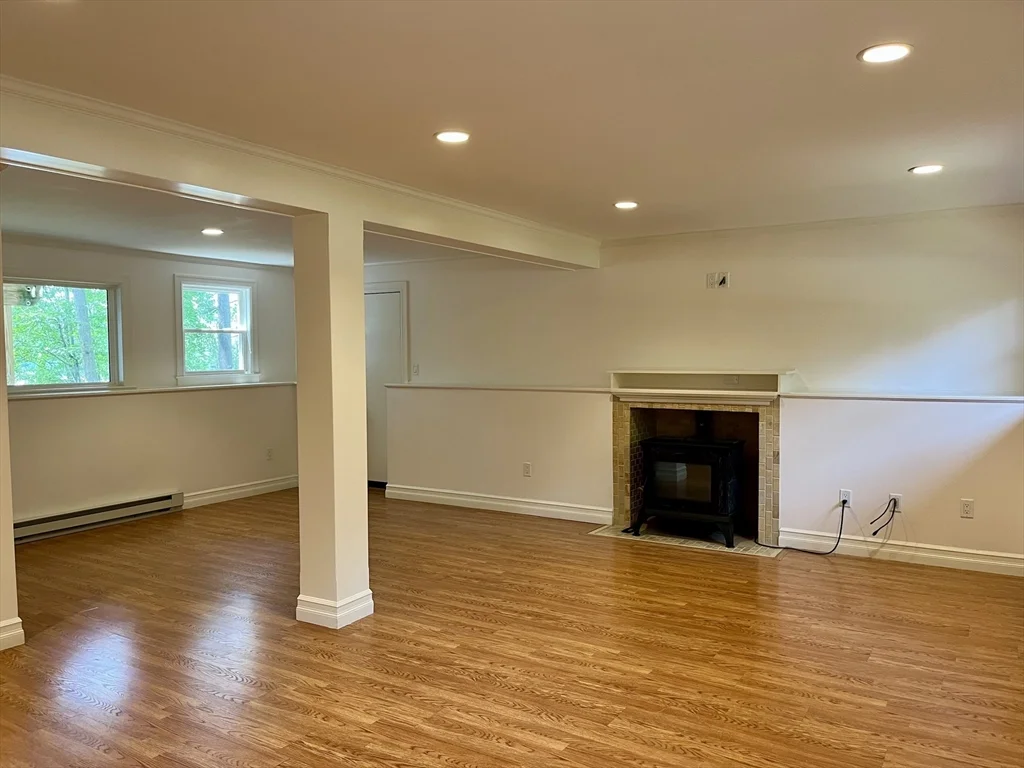 70 Beach St, Foxboro