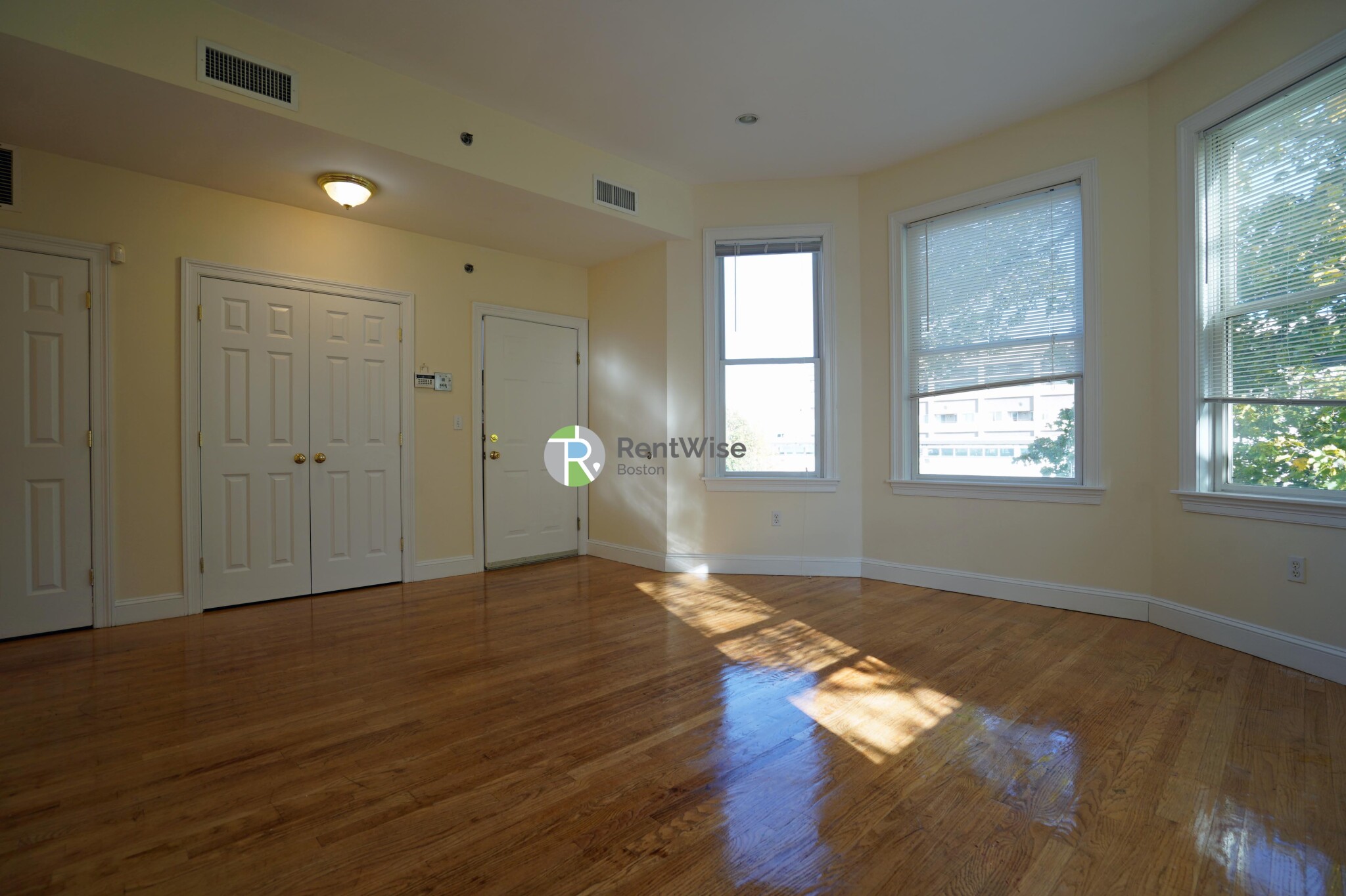 9 Gardner Ter, Allston