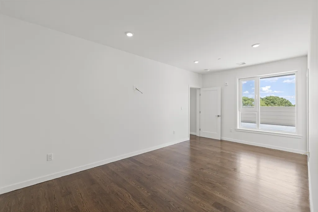 267 Old Colony Ave, South Boston