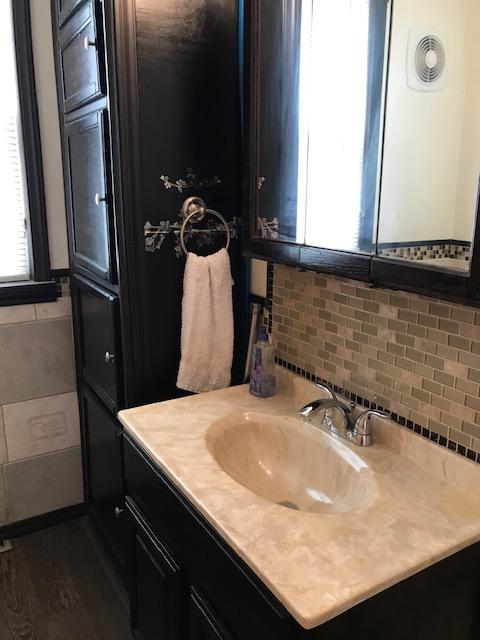 3 bed, 1 bath apartment for rent at 15 Dunlap St Unit 1, Salem — photo 10 of 16