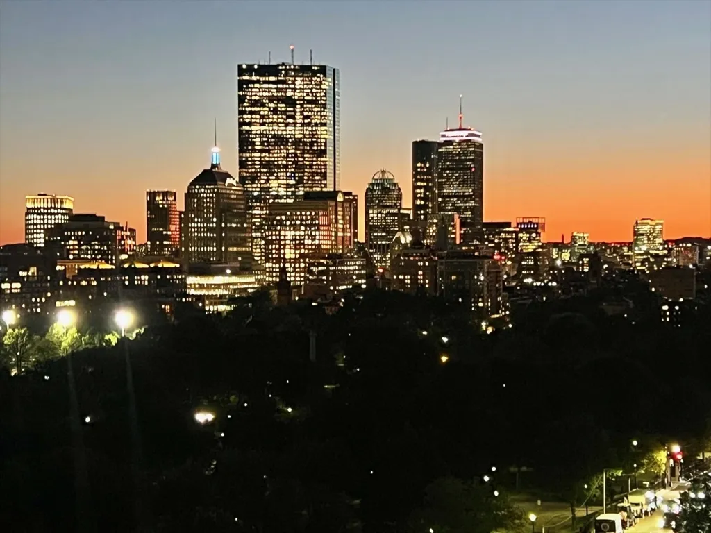 21 Beacon St, Downtown