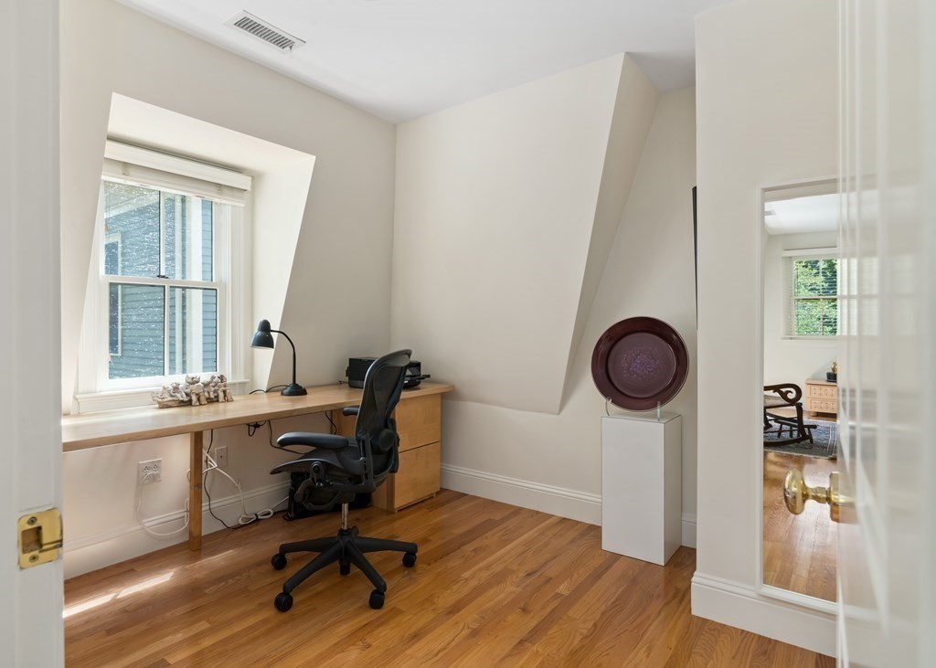 37 Mount Vernon, Neighborhood Nine