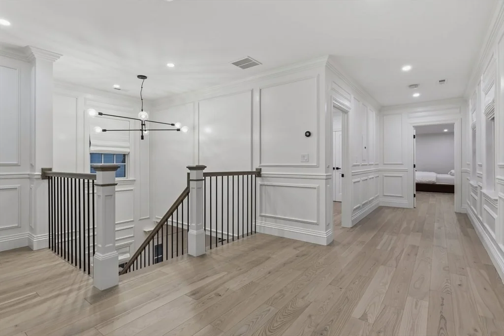 959 Chestnut St, Newton