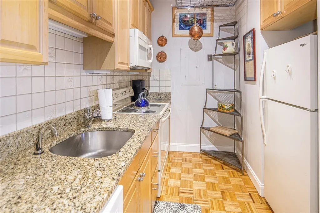 130 Fulton St, North End