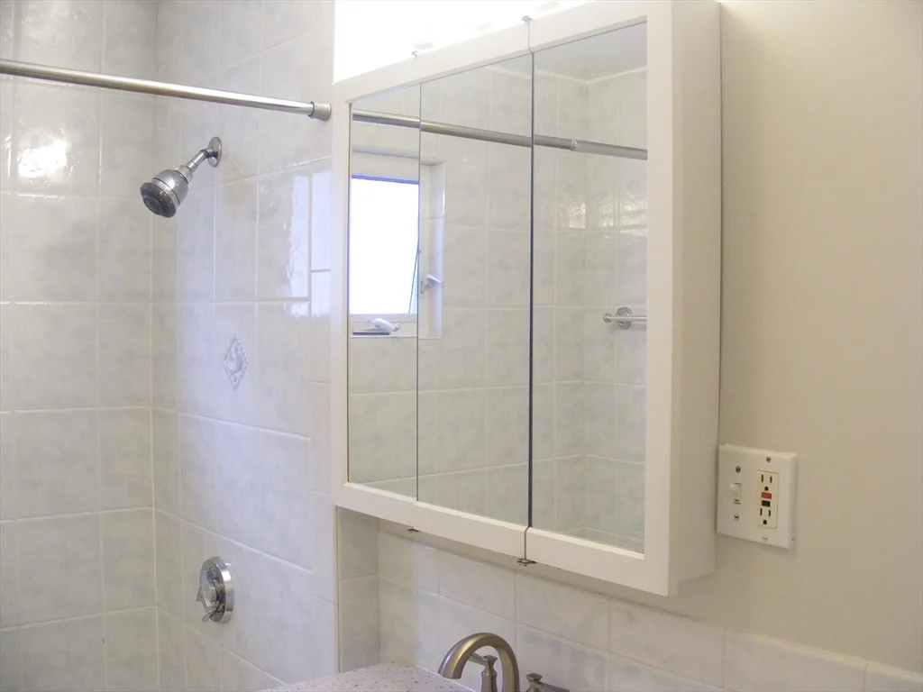 53 Marshall St, Medford