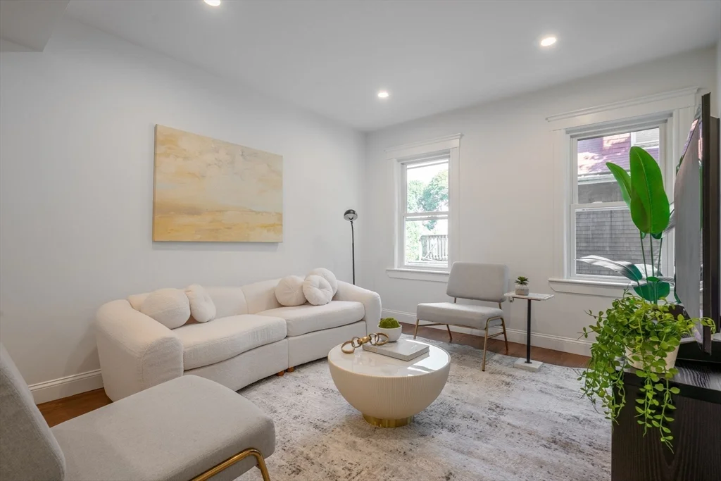 108 Florence St, Roslindale
