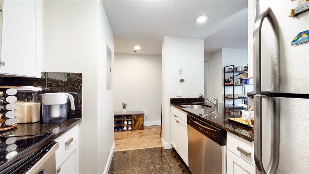 8-10 Museum Way, East Cambridge