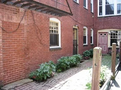 1722 Beacon St, Washington Square