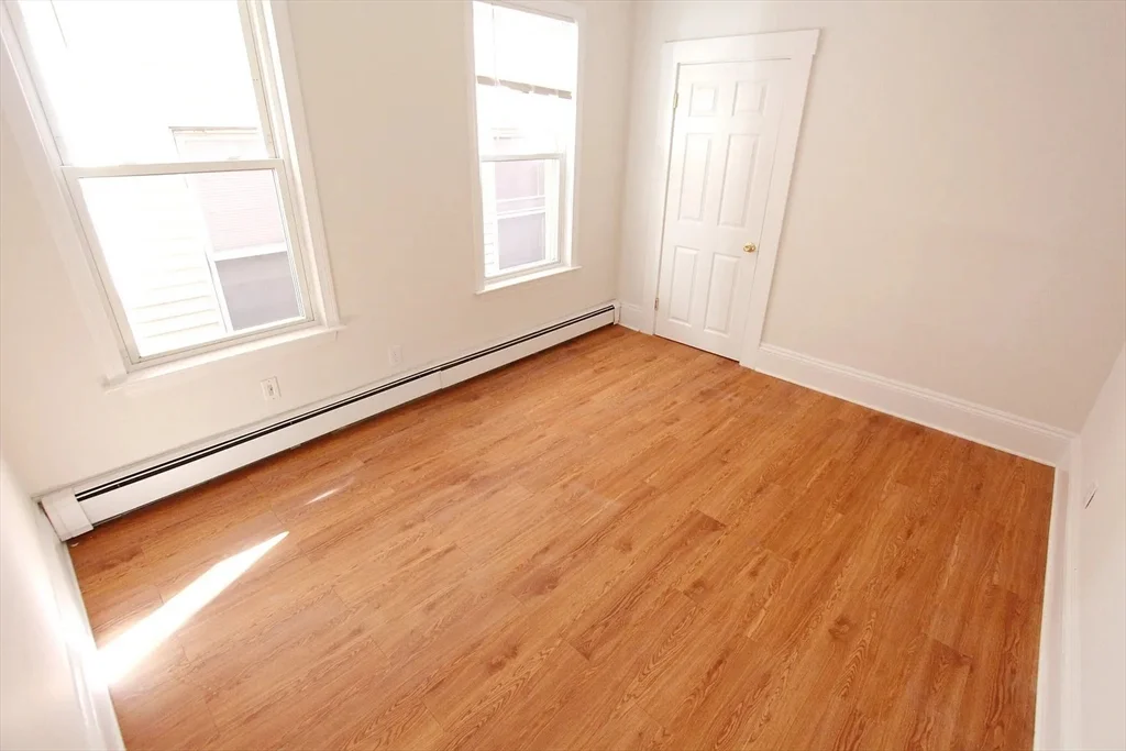 159 Cambridge St, East Cambridge