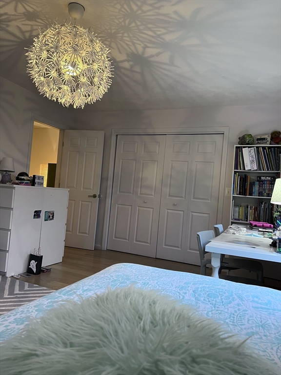 90 Monument, Medford