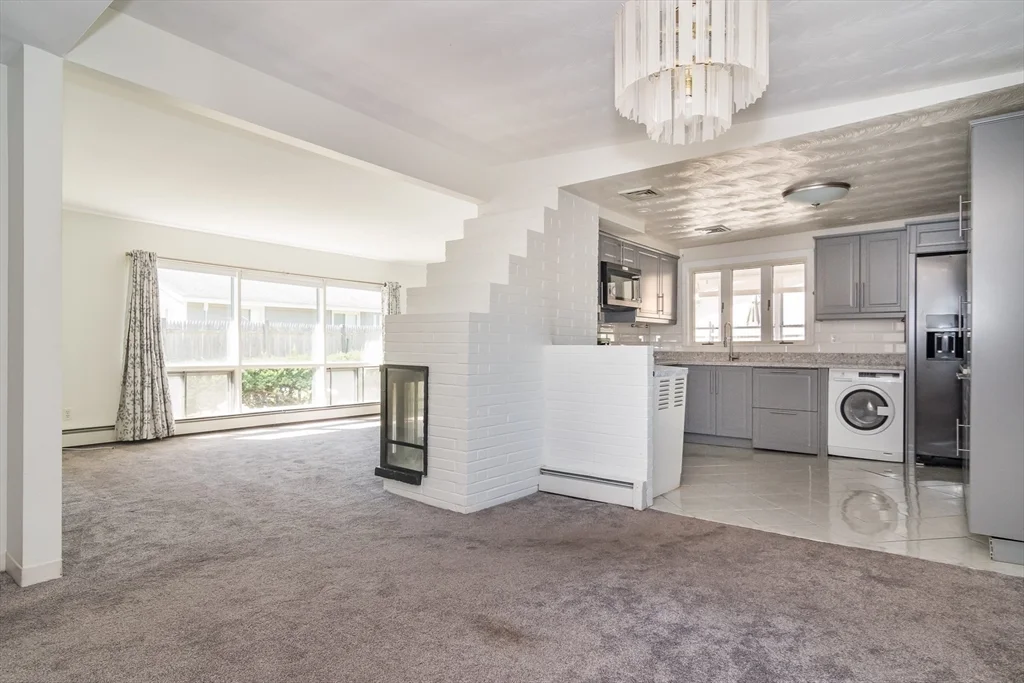 14 Rosslare Rd, Framingham