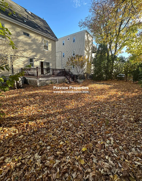 28 Montfern Ave, Oak Square