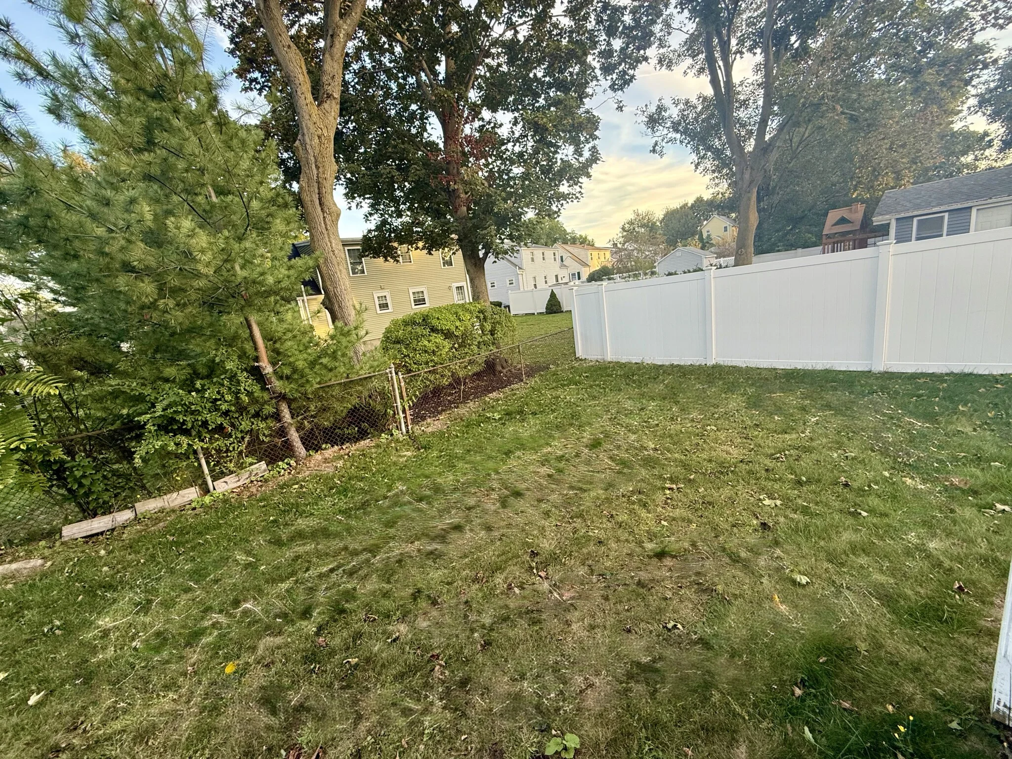 8 Brandley Rd, Watertown