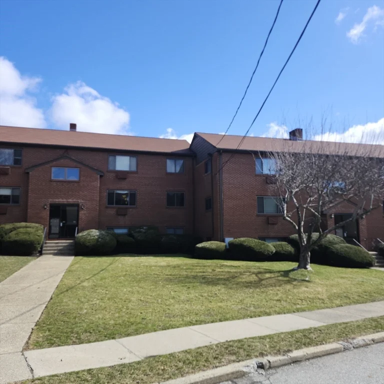 62 Charlesbank Way, Waltham