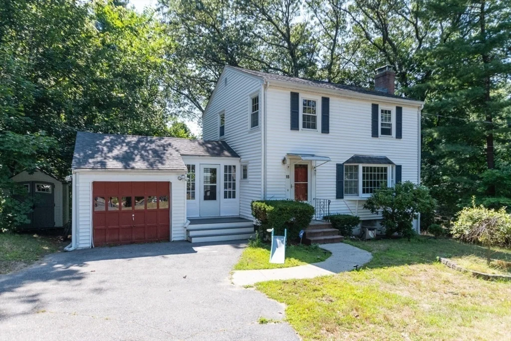 15 Lexington St, Burlington