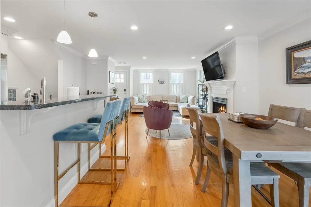 65 Green St, Charlestown