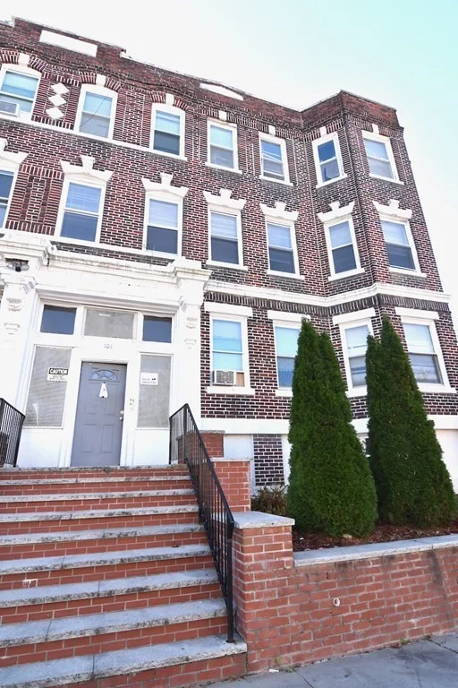 105 Homestead St, Dorchester