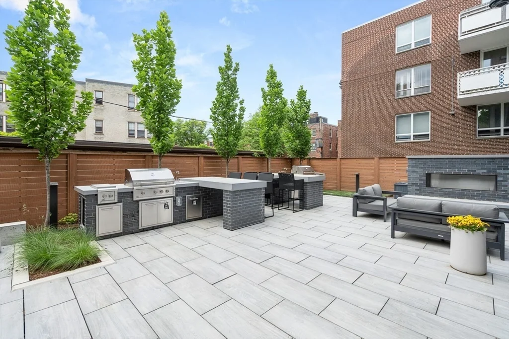 54 Auburn, Coolidge Corner