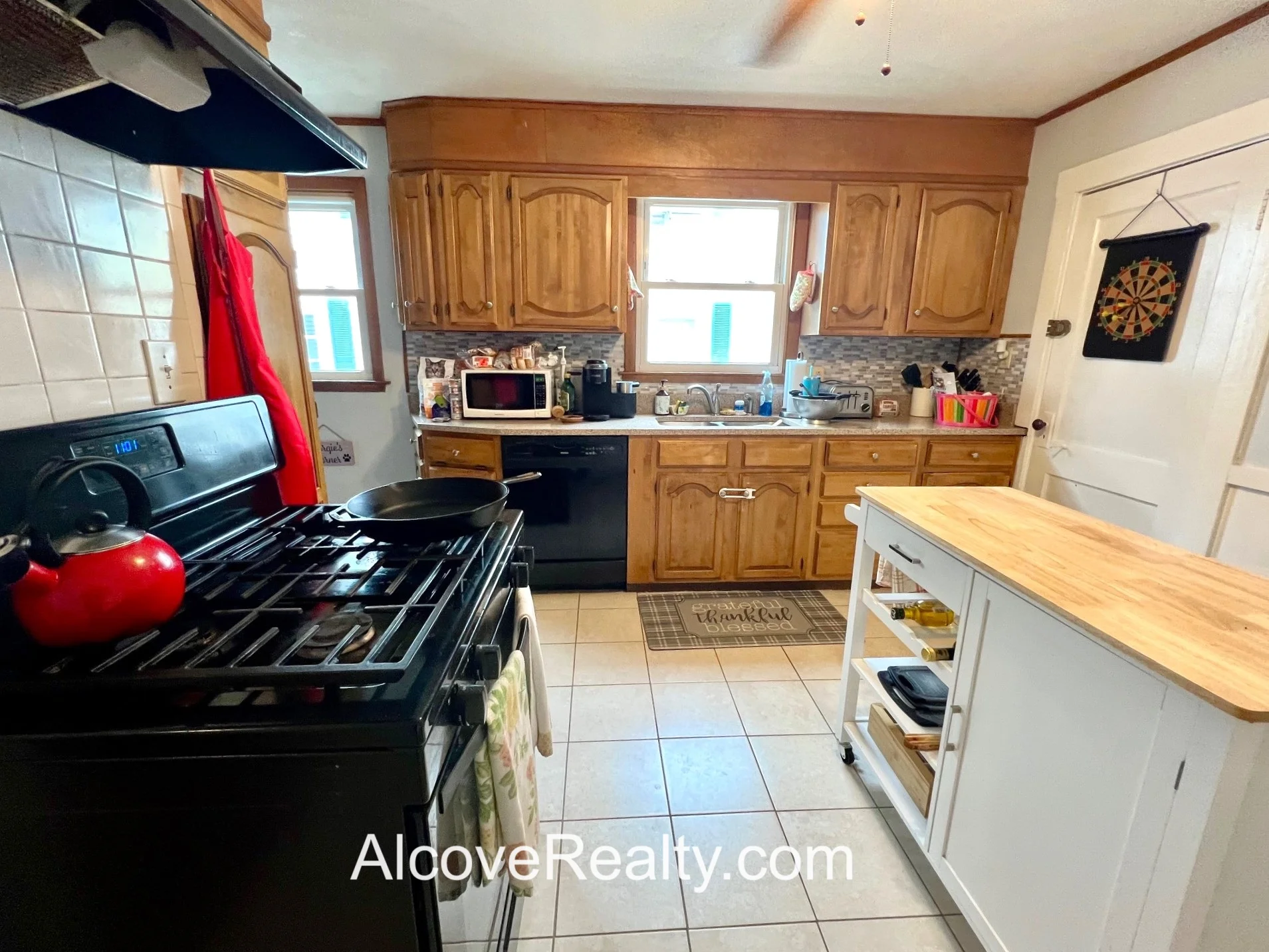 39 Sterling St, West Somerville