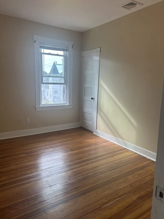 188 Thompson, South End